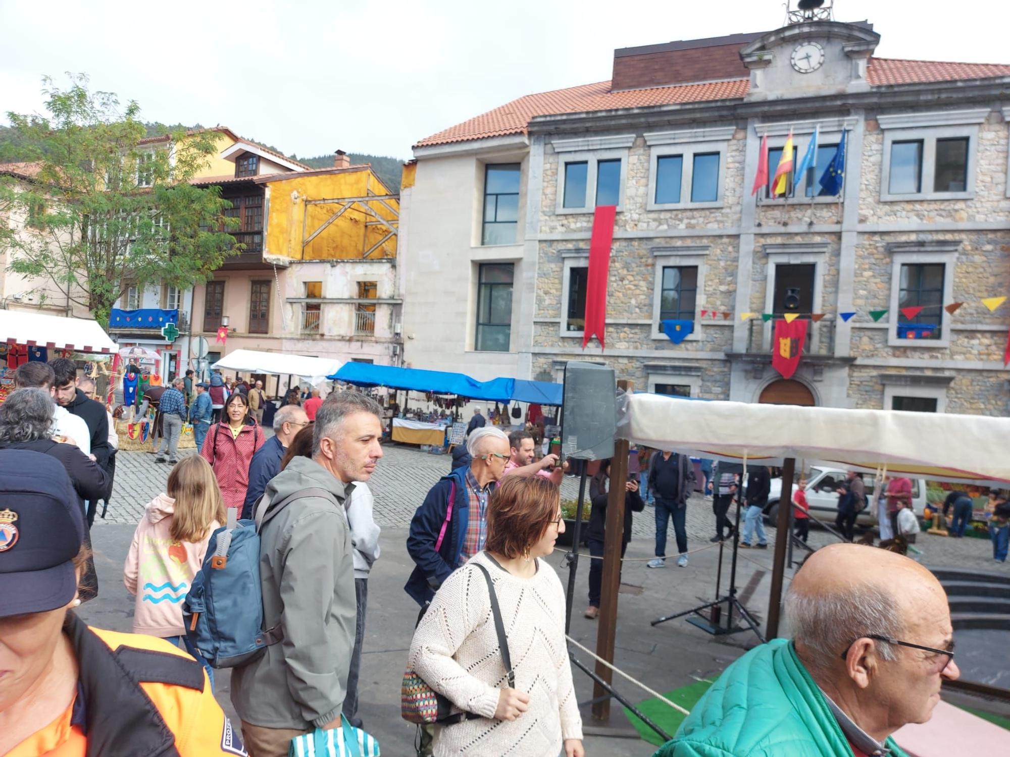 En imágenes: Domingo de lleno en la Feria Medieval de Salas