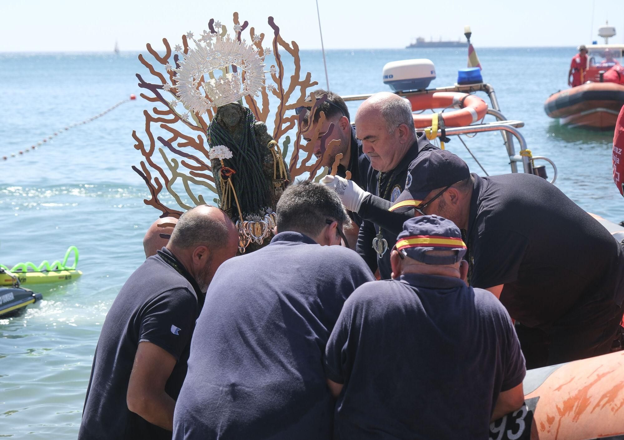 Procesión de la Virgen del Carmen de los submarinistas en La Malagueta