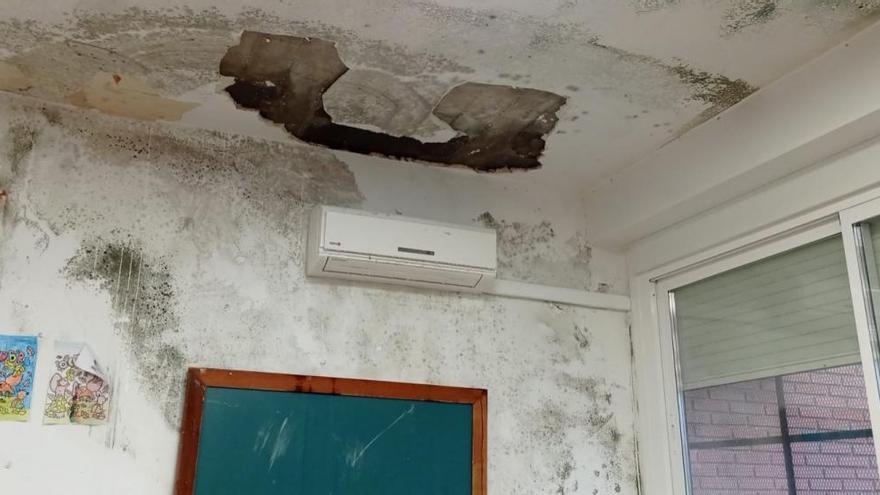 Infraestructuras impermeabilizará la cubierta del colegio Juan de Mena tras las últimas goteras