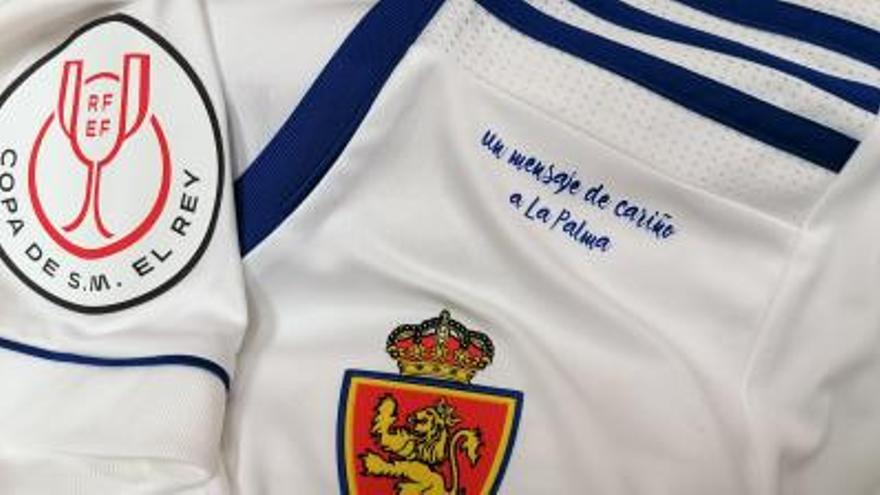 Las camisetas del Real Zaragoza lucirán una leyenda solidaria cerca del escudo.