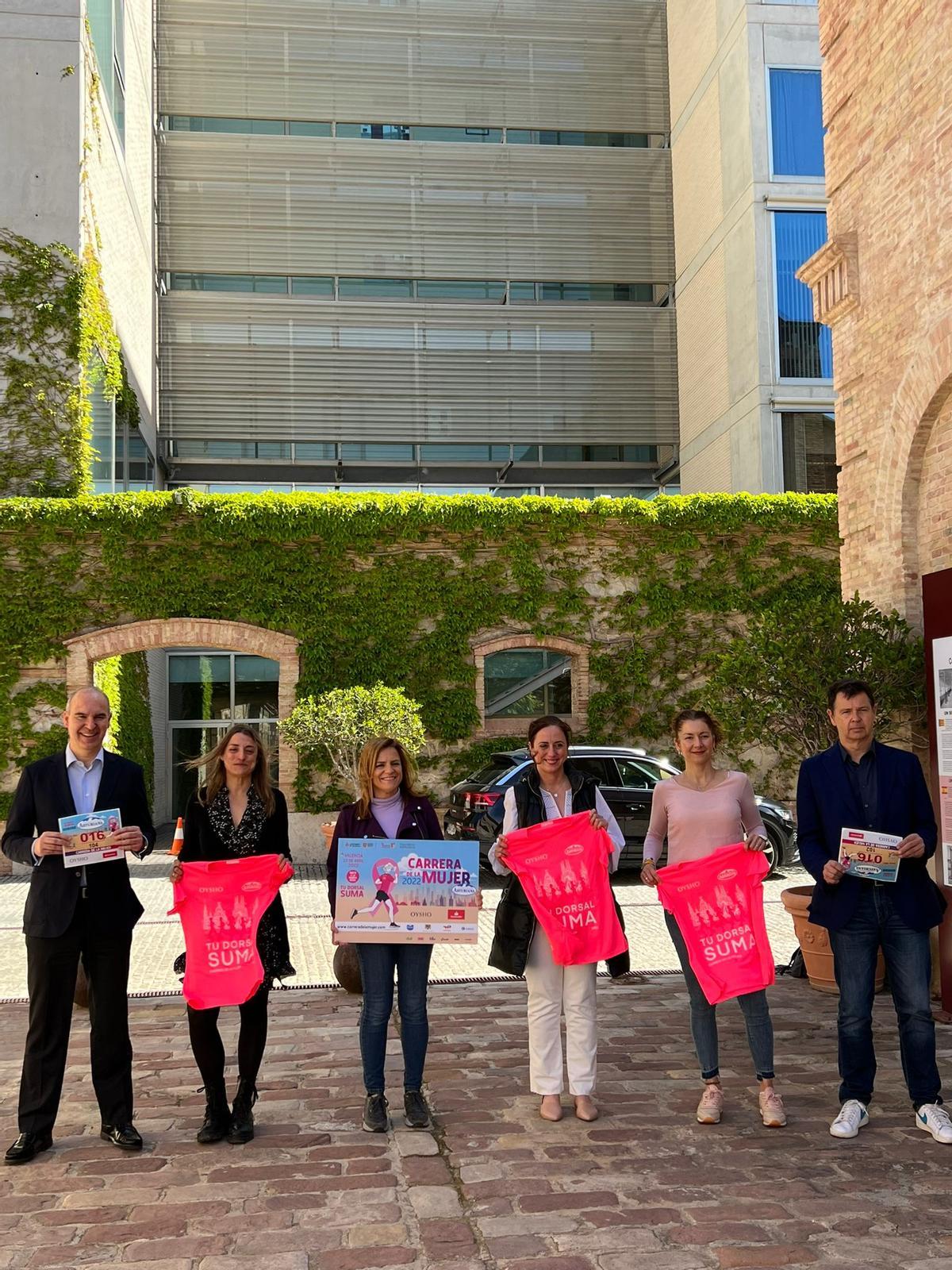 València se prepara para recibir la marea rosa del Circuito de la Carrera de la Mujer Central este domingo con 6.000 corredoras en las calles.