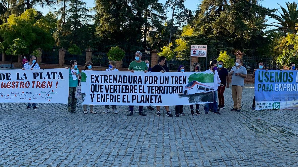 La primera de las protestas convocadas en la región, el pasado martes, en Almendralejo.