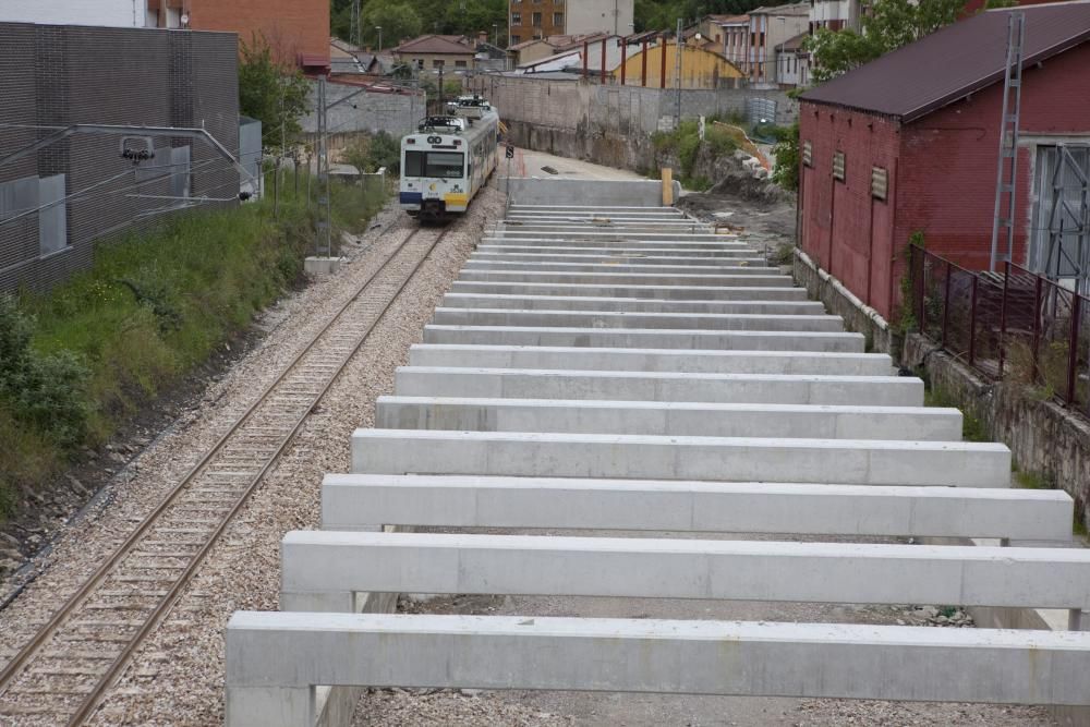 Los trenes de FEVE vuelven a funcionar en Langreo