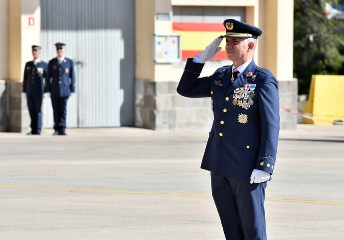 10/12/2019 TELDE.  El Mando Aéreo de Canarias celebra la festividad de Nuestra Señoara del Loreto, Patrona del Ejército del Aire, con imposición de condecoraciones, homenaje alos Caídos y Desfile.  Fotógrafa: YAIZA SOCORRO.  | 10/12/2019 | Fotógrafo: Yaiza Socorro