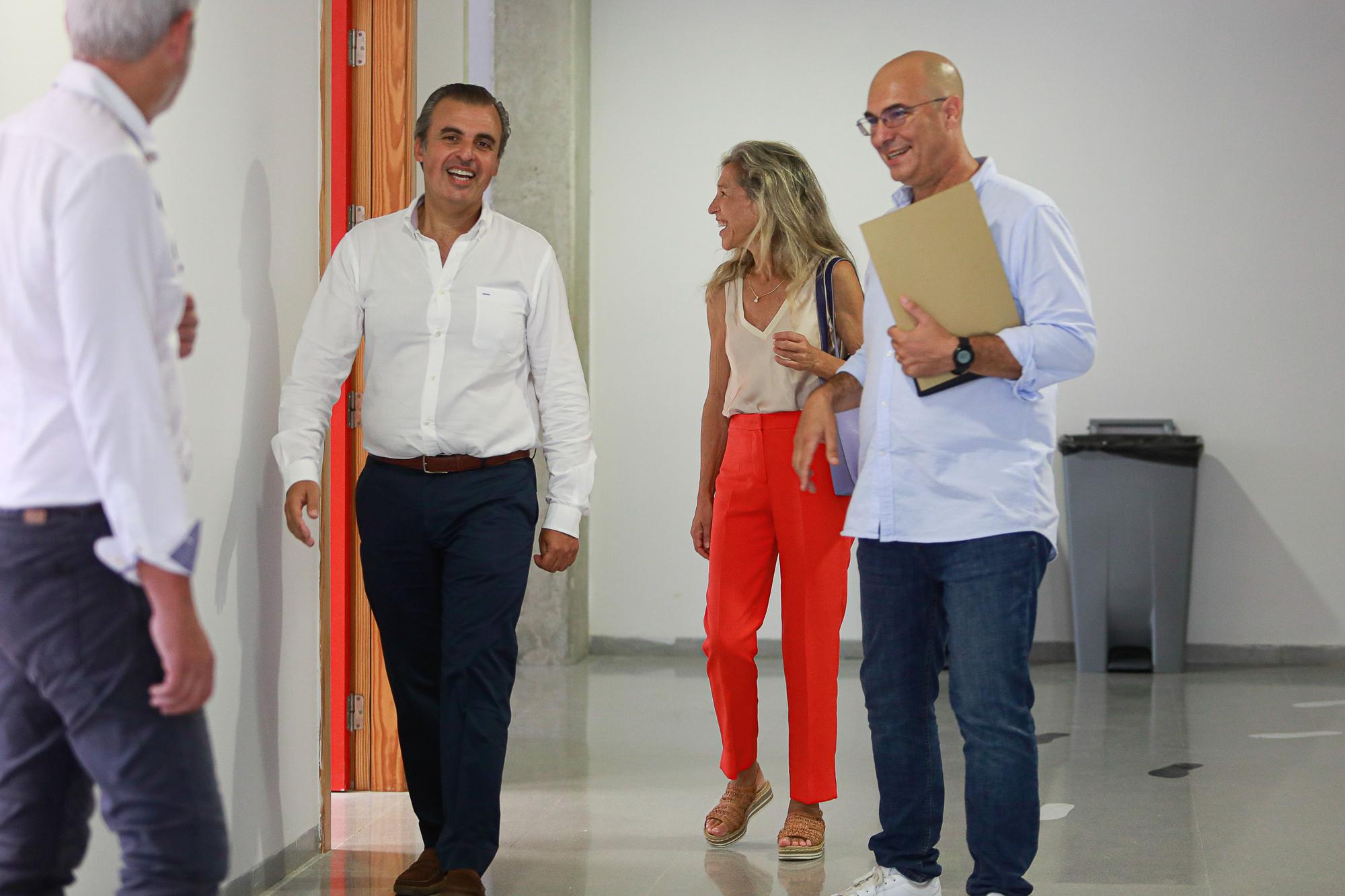 Mira aquí las fotos de la visita del conseller de Educación Antoni Vera