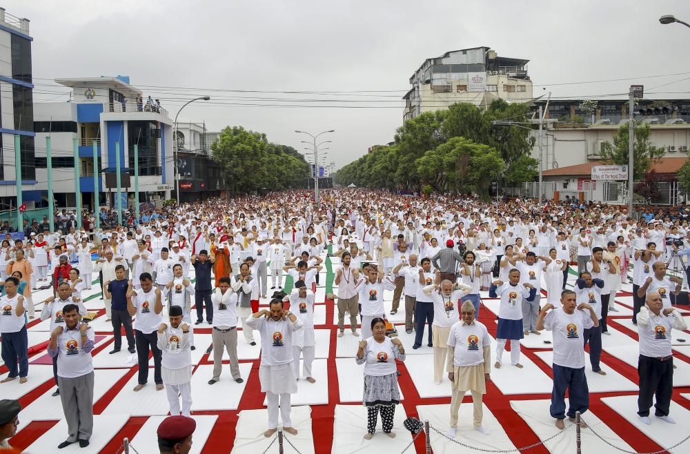 La India celebra el Día Internacional del Yoga