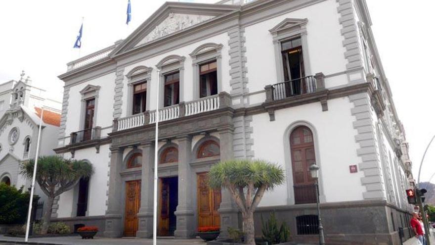 El Ayuntamiento de Santa Cruz retira el seguro médico privado a los concejales