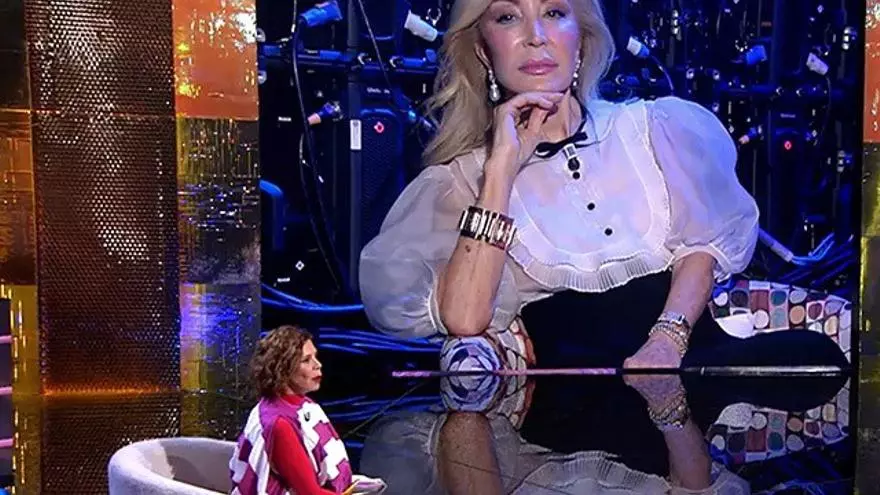 La verdad tras la "tregua" televisiva entre Ágatha Ruiz de la Prada y Carmen Lomana:  "Los tienes cuadrados"