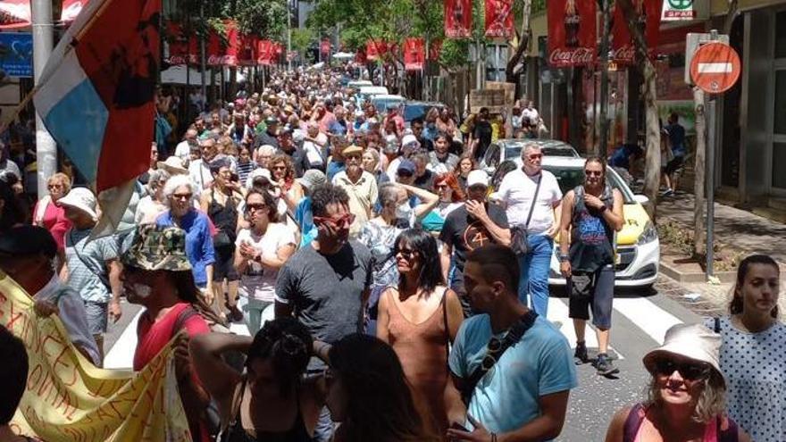 Manifestación de rechazo al proyecto turístico en el Puertito de Adeje