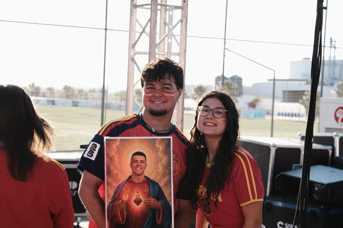 Fotogalería | Así viven en Don Benito la gran final del Mundial 2026 con su paisano Pedro Porro