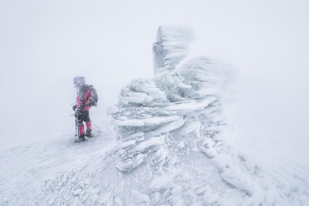 Alpinista un dia d'extremes temperatures i vent al cim del Moncayo