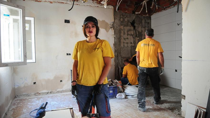 María se sube al andamio en Plasencia