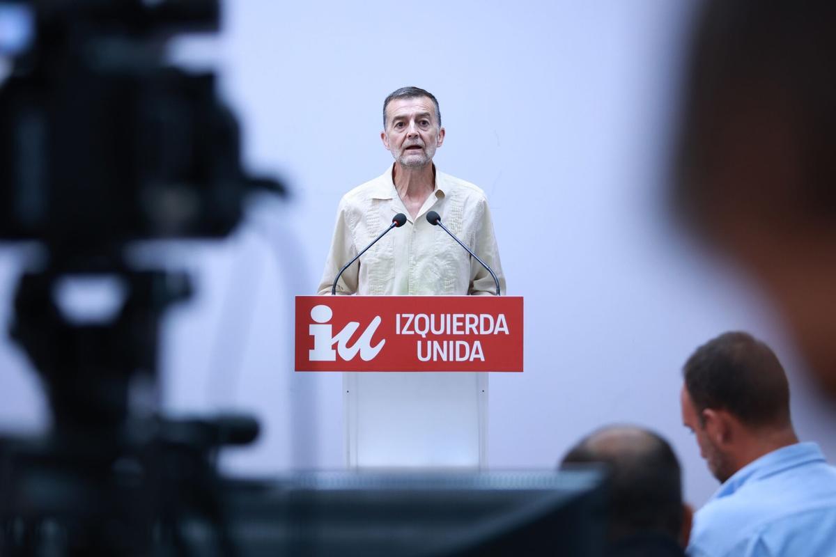 El coordinador federal de Izquierda Unida, Antonio Maíllo, en una rueda de prensa.