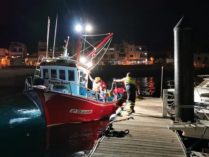 Búsqueda de un hombre en la playa de Guayedra