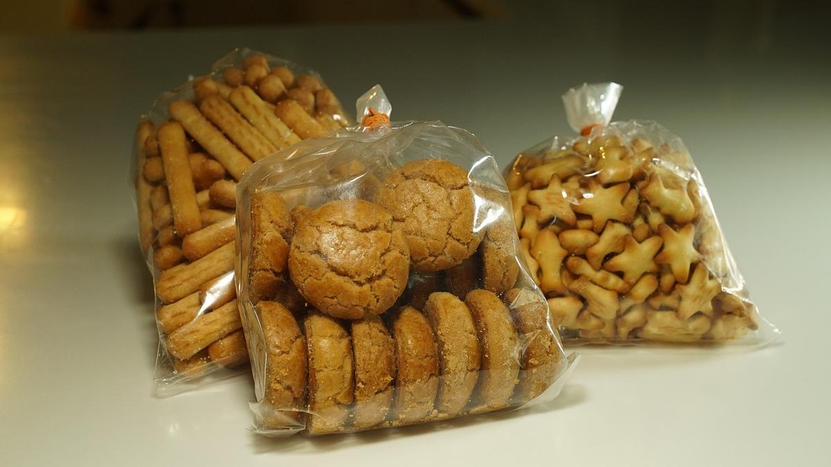 Adiós a las galletas rancias: el sencillo gesto que debes hacer con los paquetes para que se conserven en perfecto estado