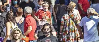 Los expertos defienden recuperar la mascarilla y limitar el ocio nocturno