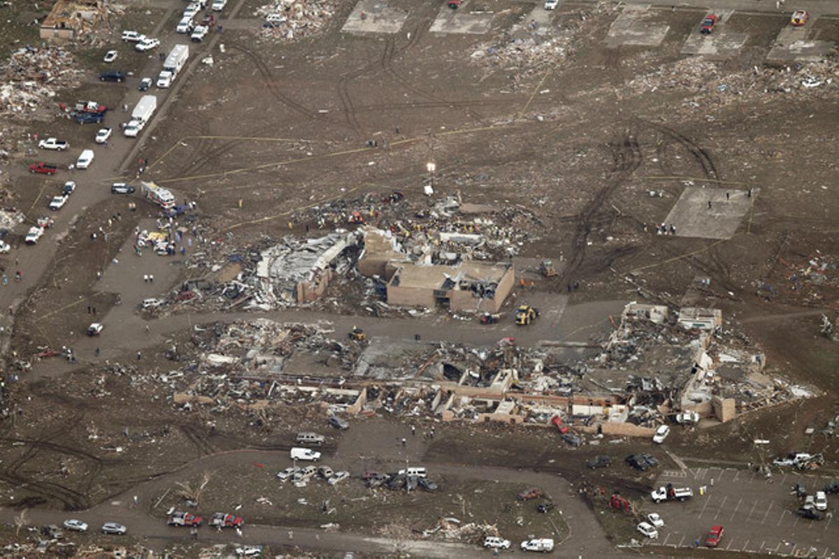 Estat en què ha quedat el col·legi Plaza Towers de Moore, després del pas del tornado.