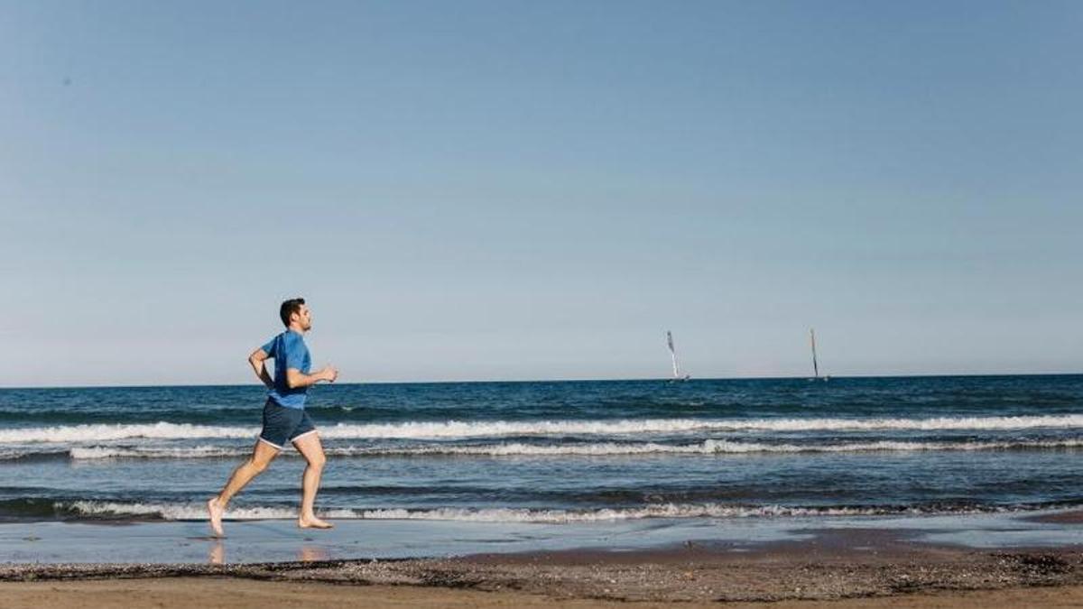 Com córrer correctament per la platja