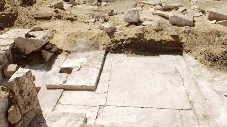 Egipto halla restos de una pirámide de 3.700 años