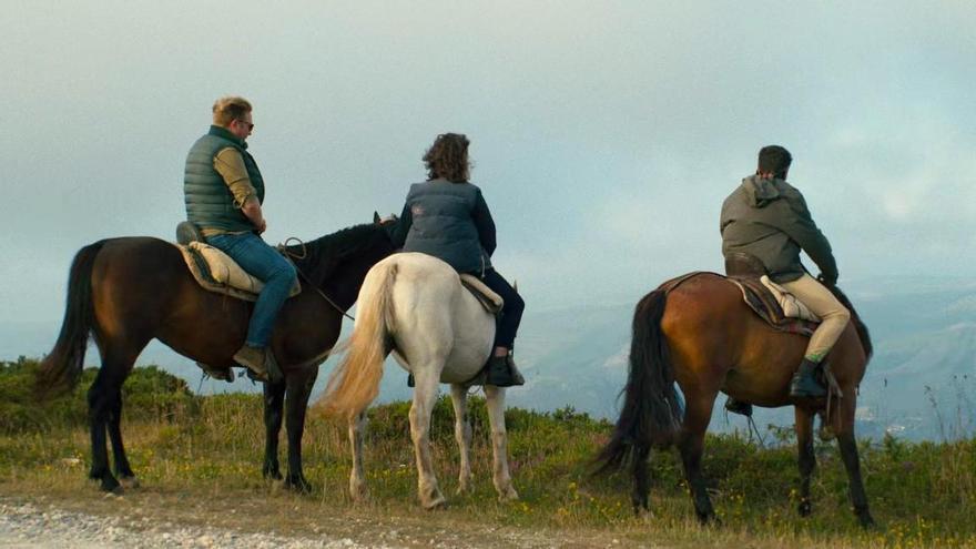 Eloy Enciso, director de cine premiado en el FID Marsella: «Aún estamos en la trampa de pensar que los algoritmos son imparciales pero tienen un sesgo ideológico»