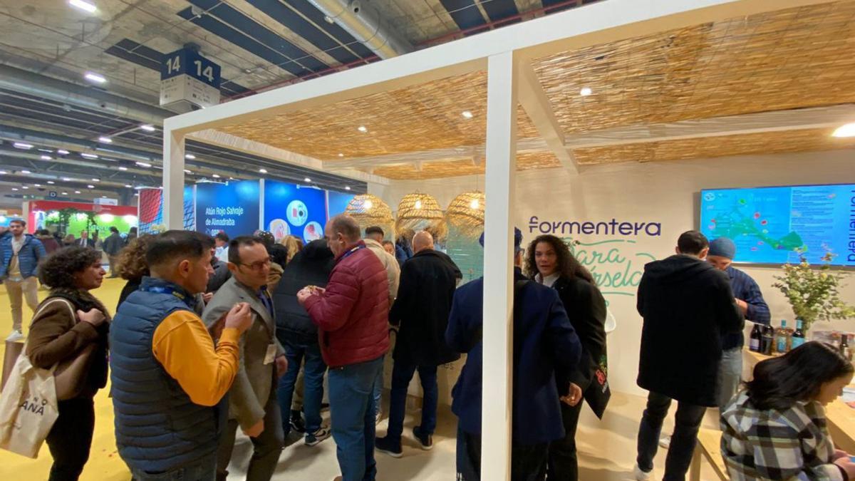 Público, ayer, en el estand de Formentera de Madrid Fusión.   |  CONSELL DE FORMENTERA