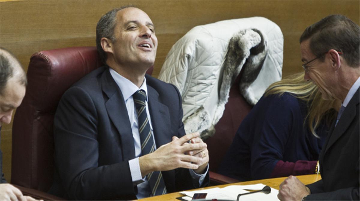 L’expresident Camps ha reaparegut a les Corts valencianes.