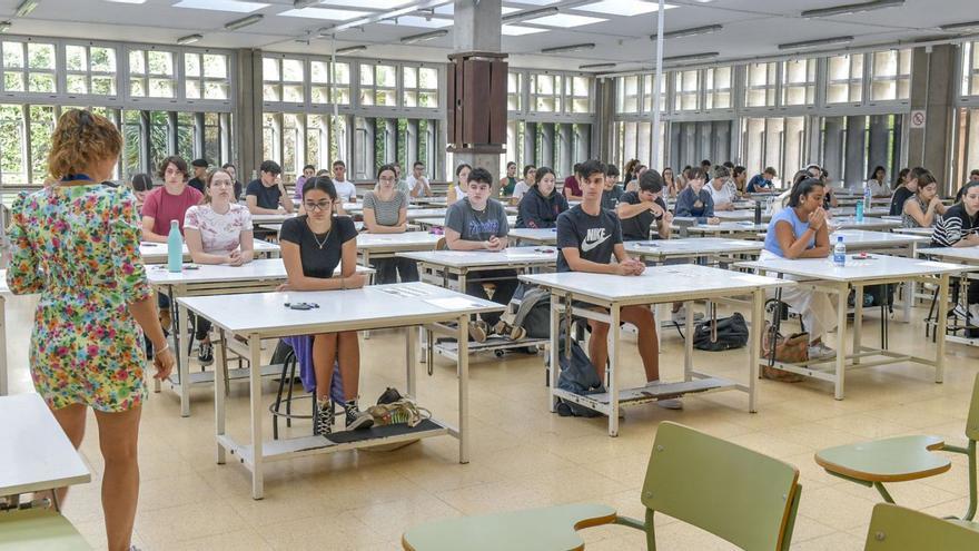 El alumnado realiza un examen de EBAU, la pasada semana. | | JUAN CASTRO
