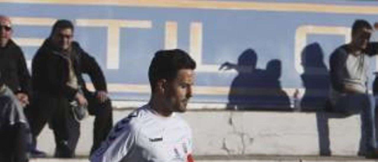 Pepín en un partido del Olímpic esta temporada. Pepín en un partido del Olímpic esta temporada.
