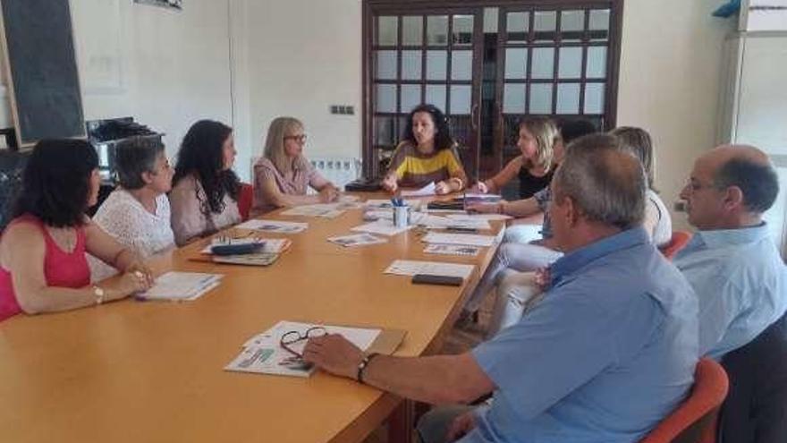 Reunión de la Mesa contra la Violencia de Género en Marín. // S.A.