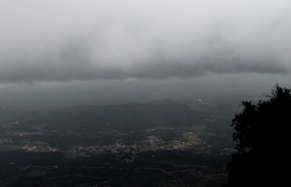 Nuvolada des de Montserrat.
