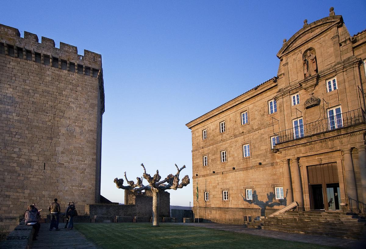 Monforte de Lemos Torre y el Monasterio, Lugo, Galicia, España