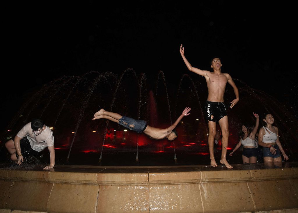 Así celebraron los madridistas la decimocuarta en la Plaza Circular de Murcia