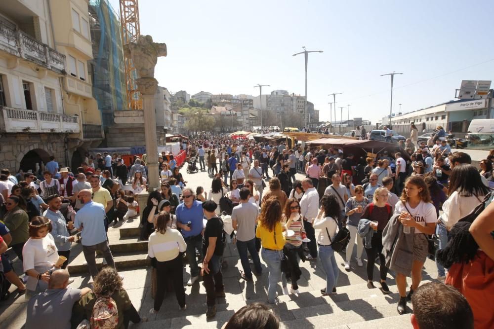 La Reconquista vive sus días grandes en Vigo con diferentes actividades para todos los públicos y con multitud de vigueses vestidos de época para celebrar la expulsión de los franceses en 1809.