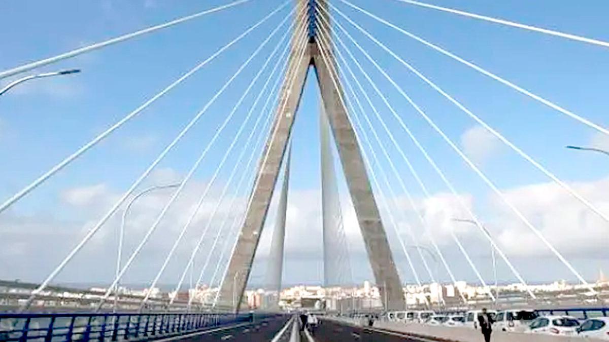 Imagen de archivo del Puente de la Constitución de 1812 de Cádiz.