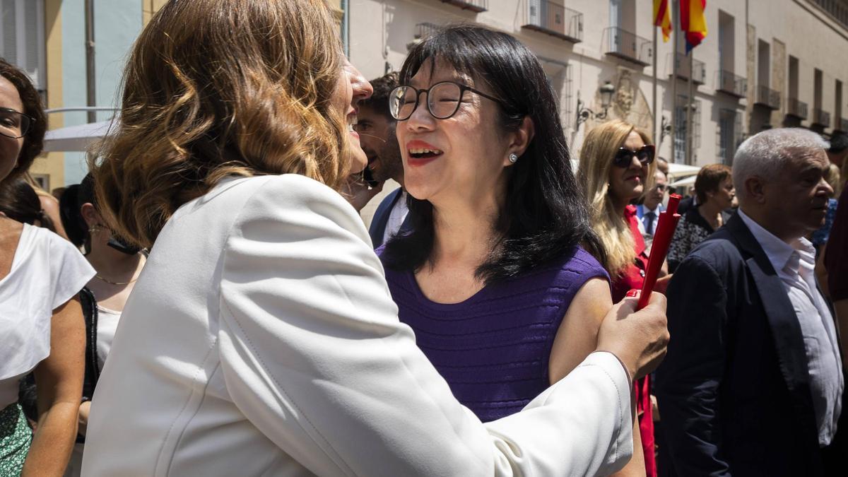 La alcaldesa María José Catalá con Layhoon