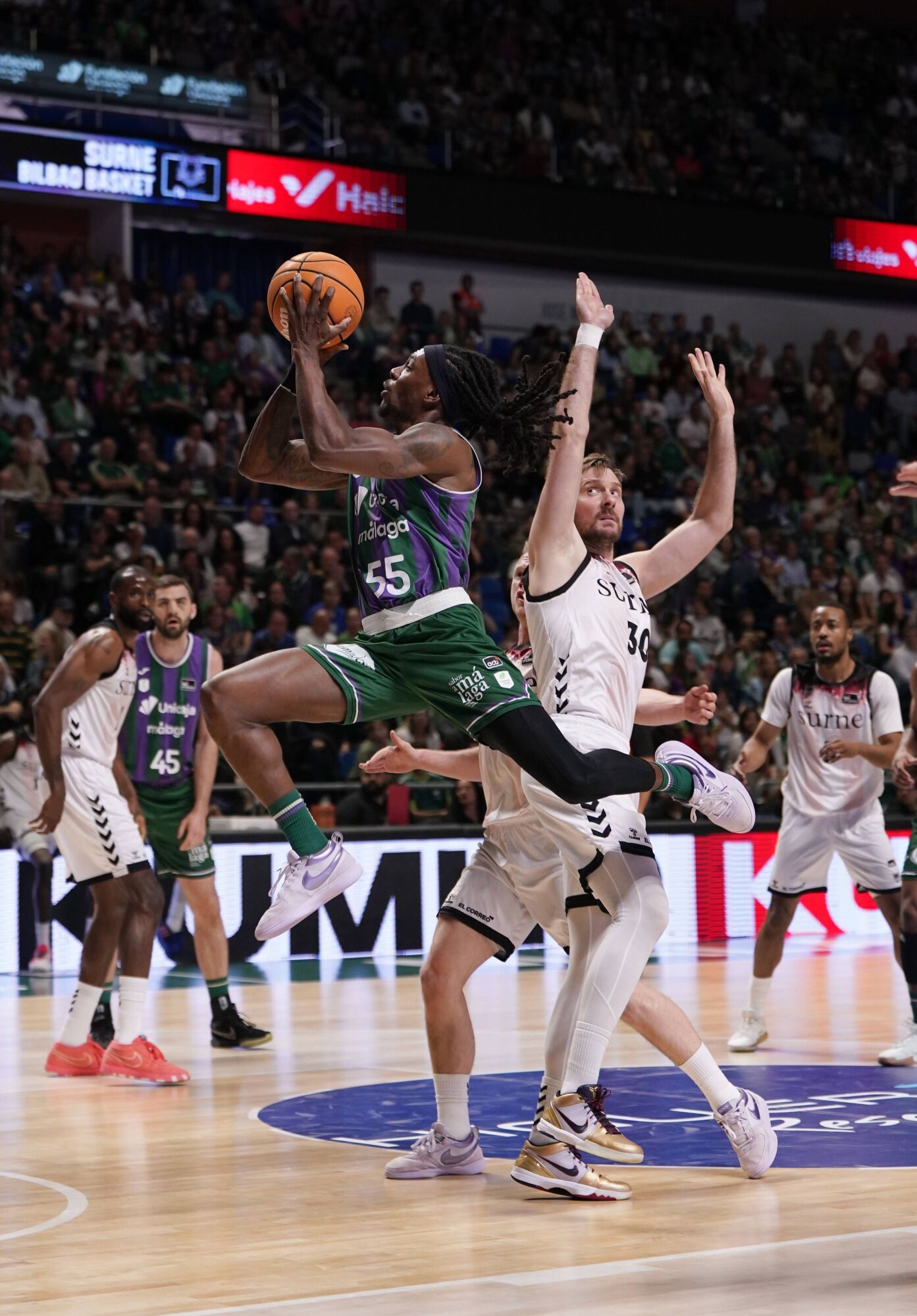 Partido que enfrenta al Unicaja y al Bilbao Basket