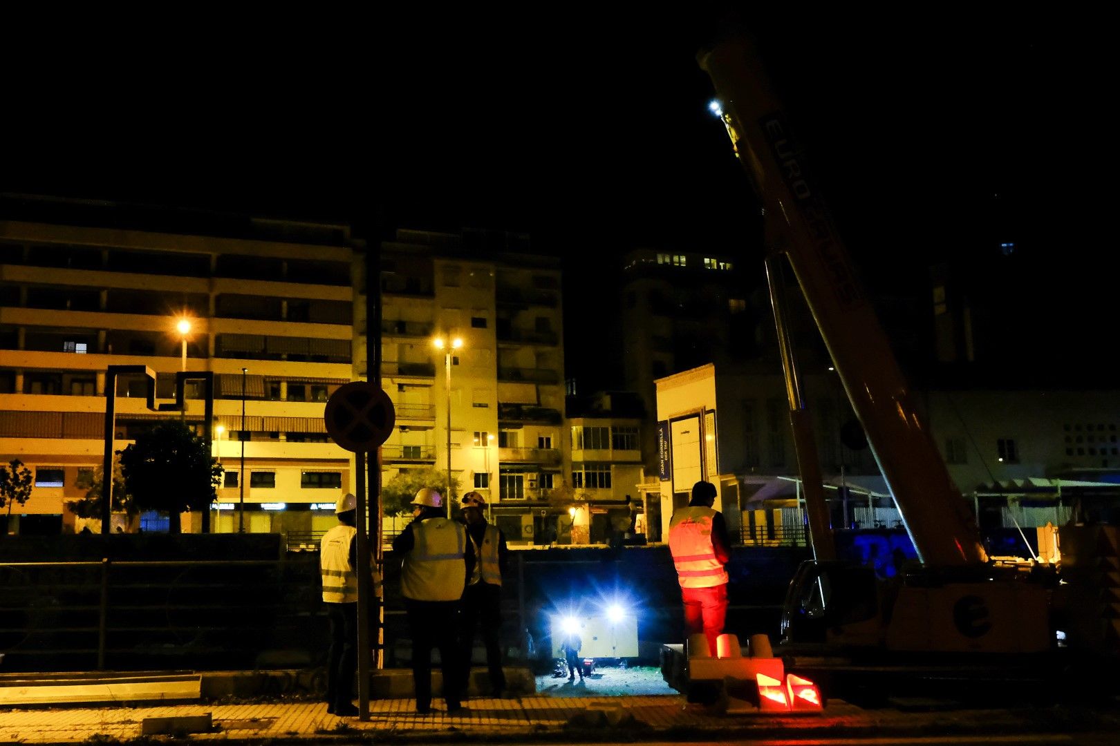 Así ha llegado el nuevo puente del CAC a Málaga