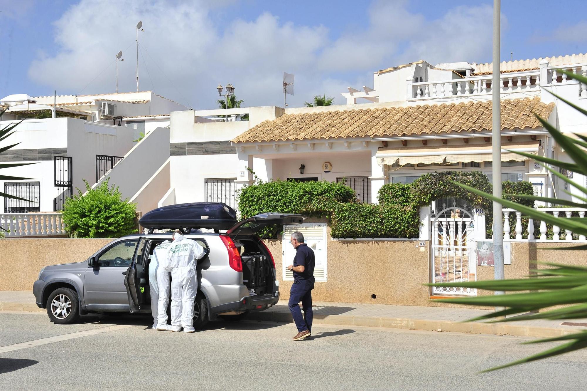 Un hombre de 82 años mata presuntamente a su pareja en un domicilio de Orihuela Costa