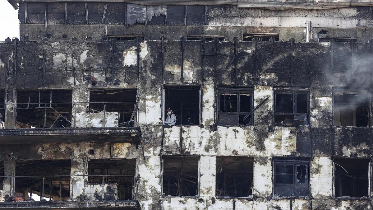 El bloc incendiat de Campanar, a València