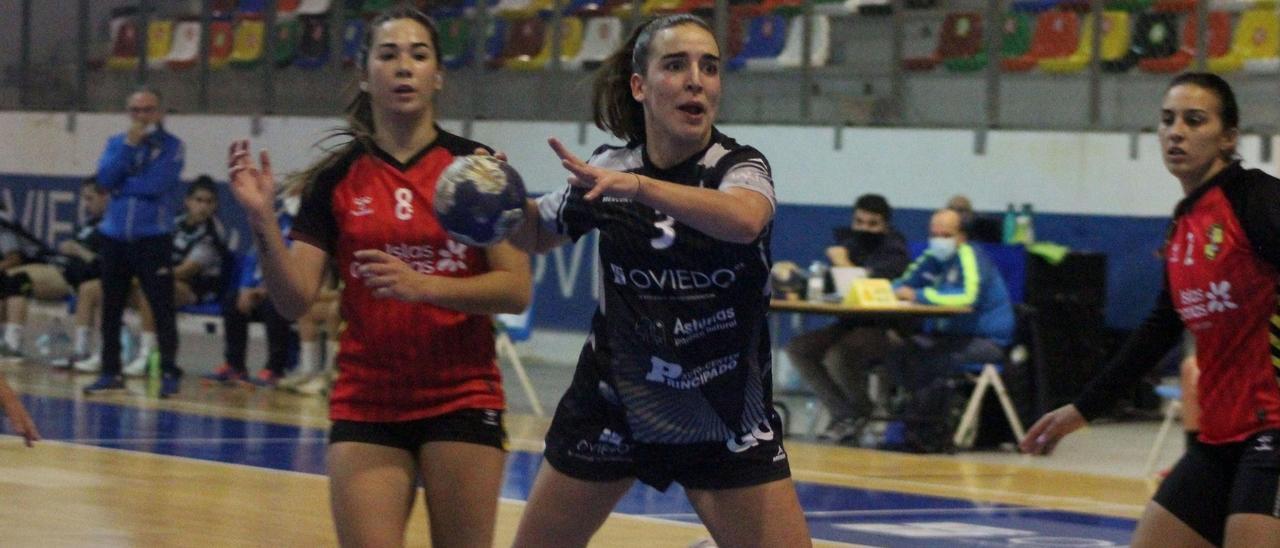 Celia Rojo en el partido del Oviedo Femenino ante el Lanzarote Zonzamas