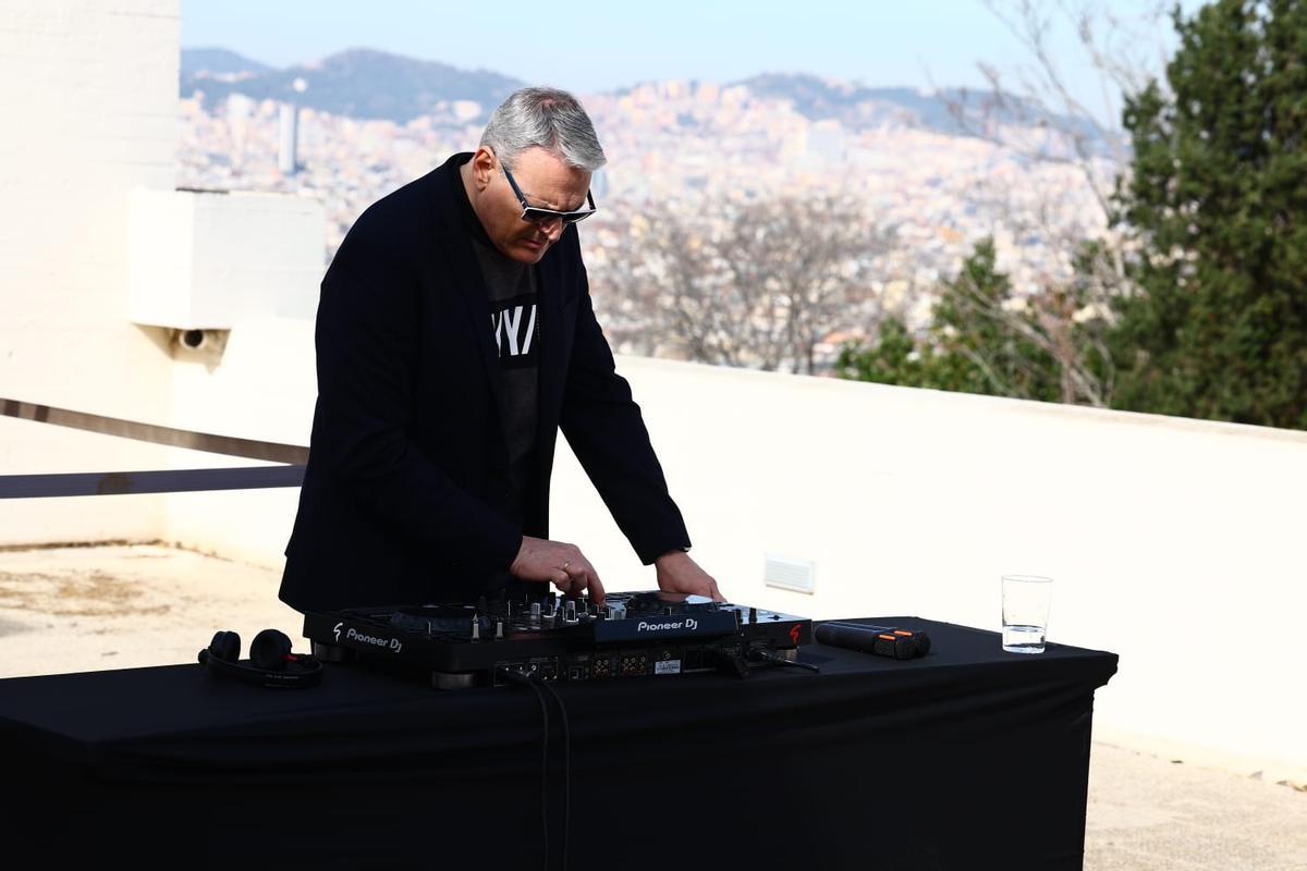 En imágenes | Ambiente en la presentación de The Wave en Barcelona