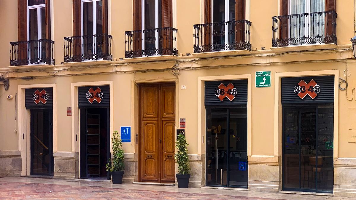 El nuevo restaurante &quot;33-45&quot; en la plaza de Mitjana de Málaga.