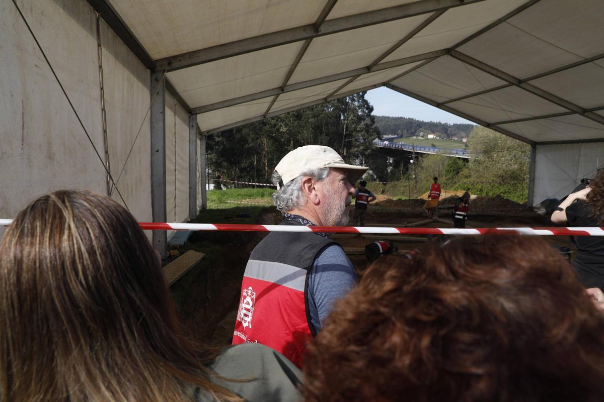 EN IMÁGENES: Hallan los restos de al menos seis víctimas en la fosa común de La Lloba