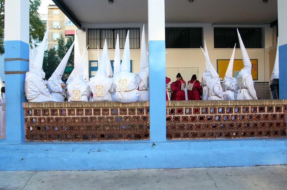 Lunes Santo | Preparativos y nervios en los nazarenos del Cautivo