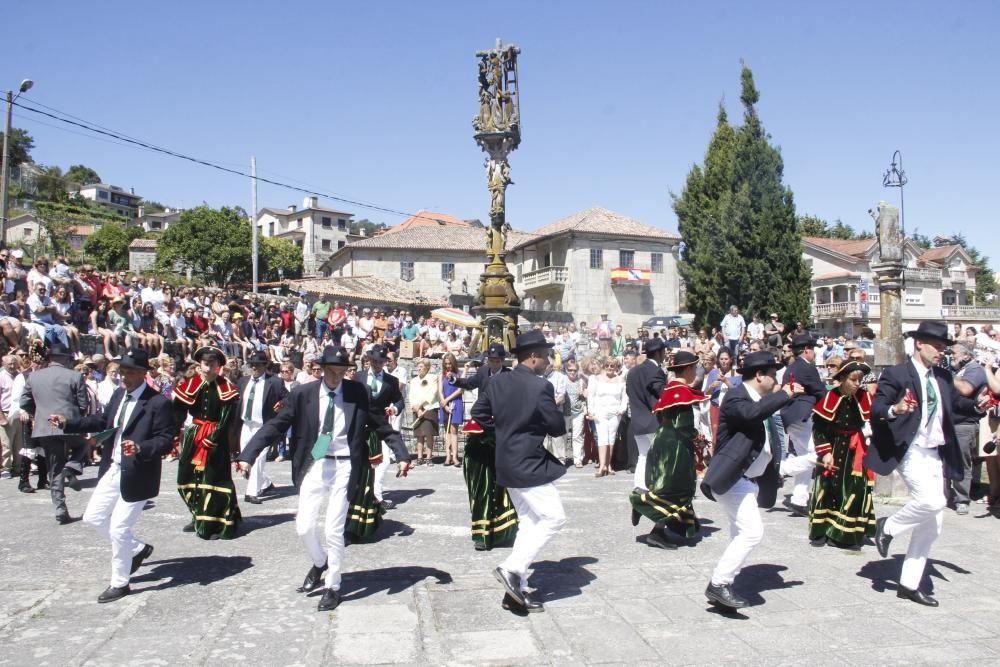 O Hío baila para rendir culto a San Roque