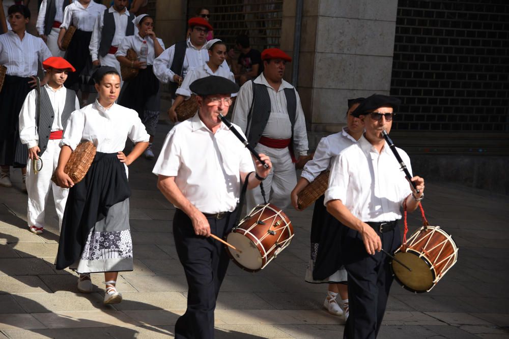 Música, festa i públic nombrós en la Cercavila de la Festa Major de Manresa