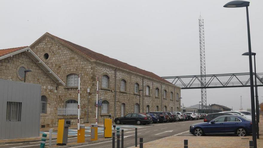 Edificio de la estación que el Ayuntamiento pretende alquilar.