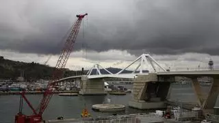 Barcelona, indignada por que la Generalitat anuncie una desalinizadora flotante en el puerto sin avisarle