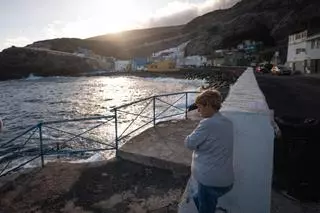 Vecinos de Los Barrancos de Santa Lucía, en la zona costera de Güímar