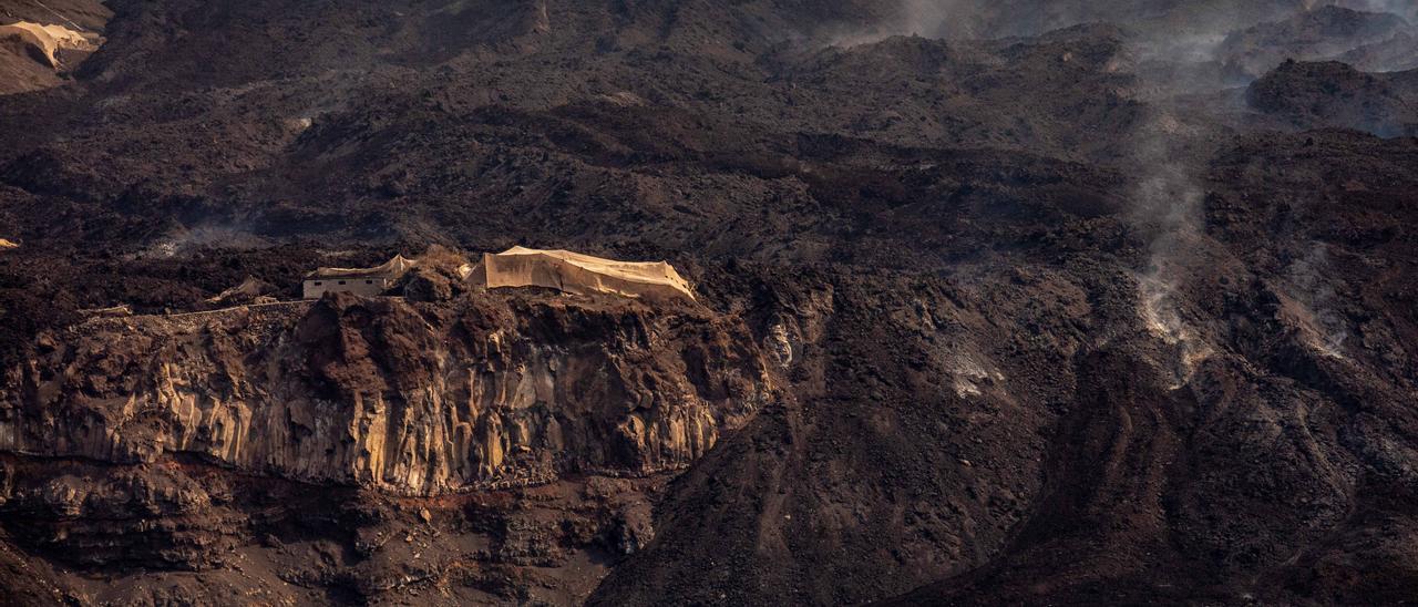 Coladas del volcán de La Palma vistas desde el Buque Anfibio &#039;Castilla&#039;